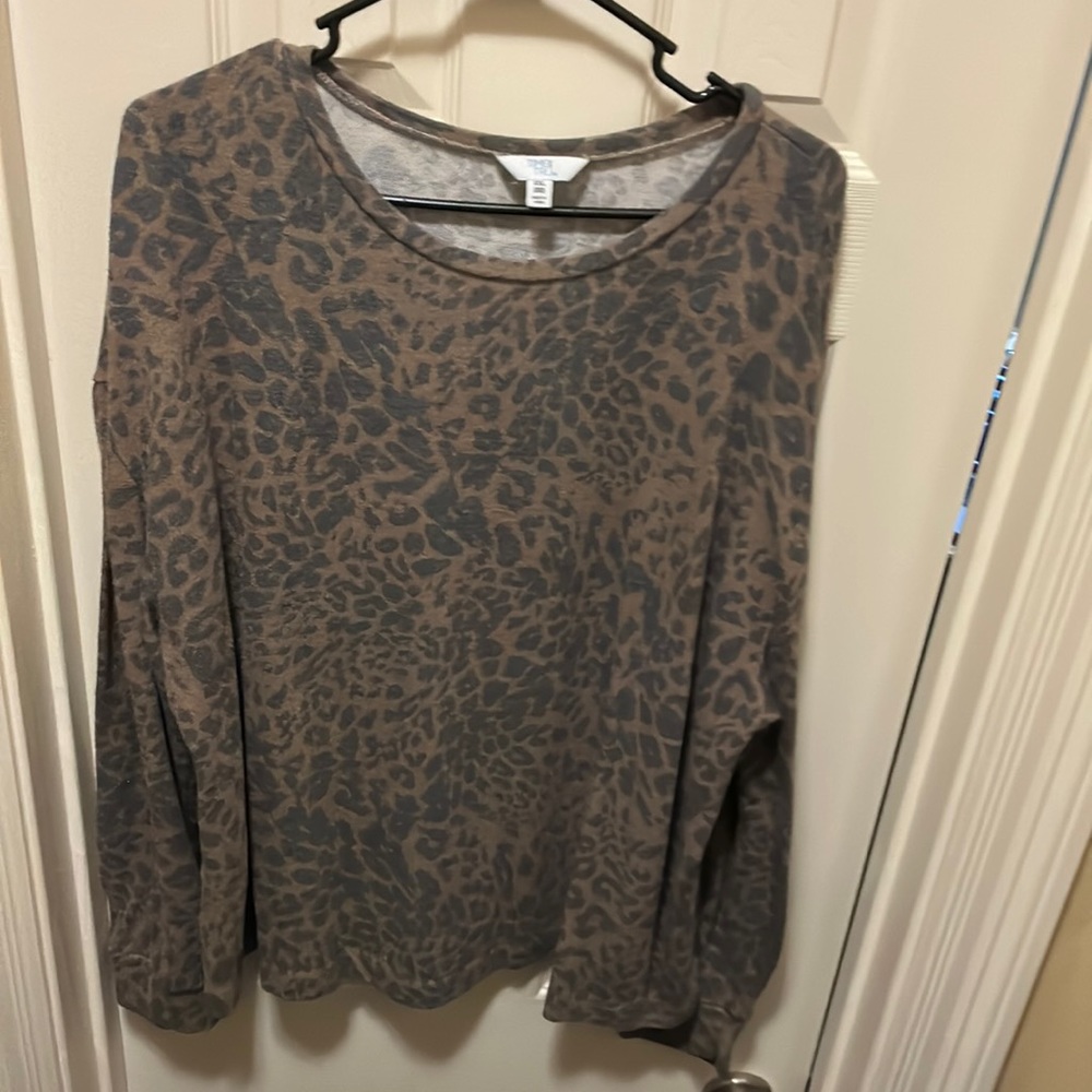 Leopard print long sleeve thicker shirt